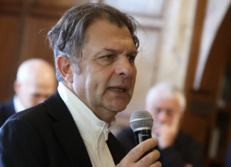 Mosa responde a la “pataleta” de Correa y marca postura en Colo Colo