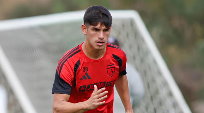 ¿Por qué Yastin Cuevas no ha sido titular en Colo Colo?