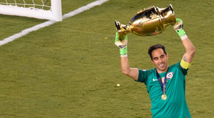 🎉⚽ Claudio Bravo no olvida sus raíces y saluda con cariño a Colo-Colo en su cumpleaños