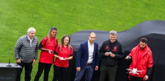 Claudio Borghi critica que los jóvenes de Colo-Colo reciban autos: “Me preocupan”